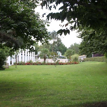 Agape Hotel Bessines Buitenkant foto