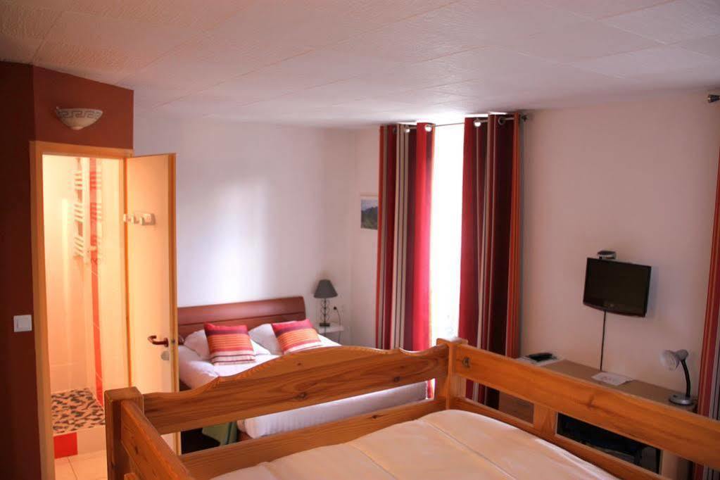 Agape Hotel Bessines Buitenkant foto
