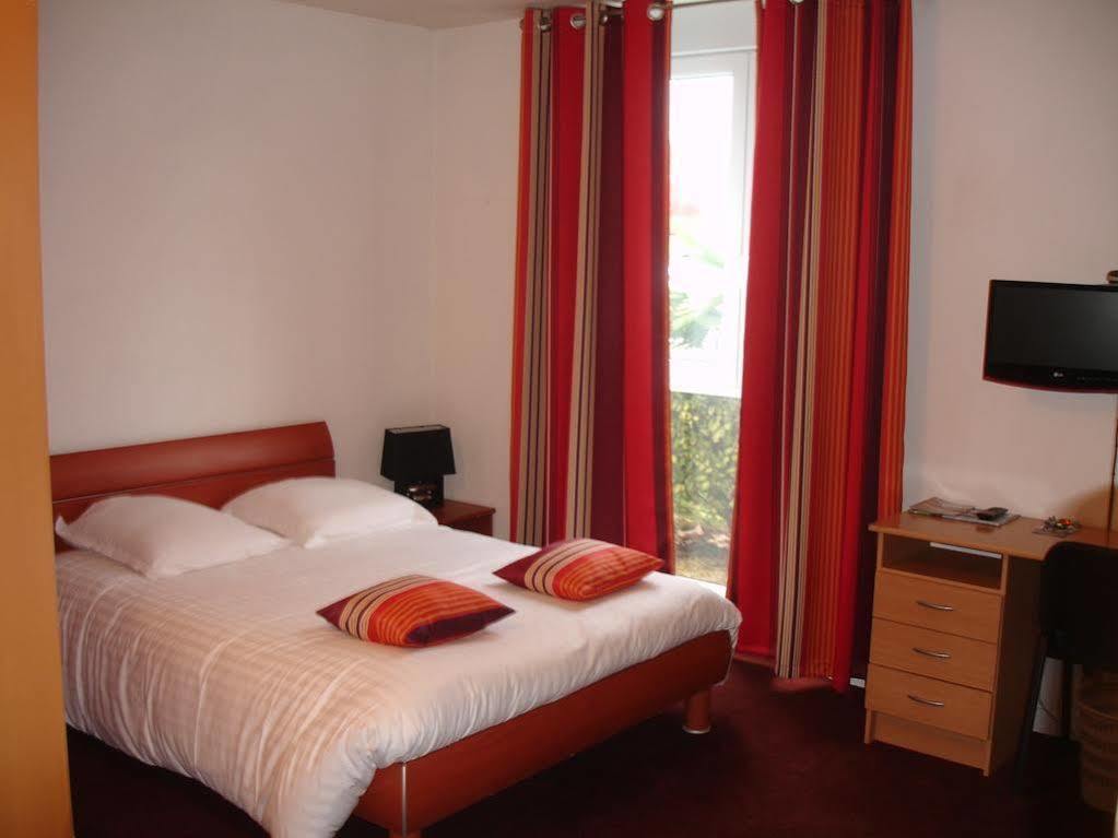 Agape Hotel Bessines Buitenkant foto