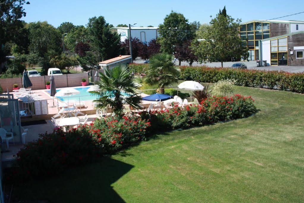 Agape Hotel Bessines Buitenkant foto