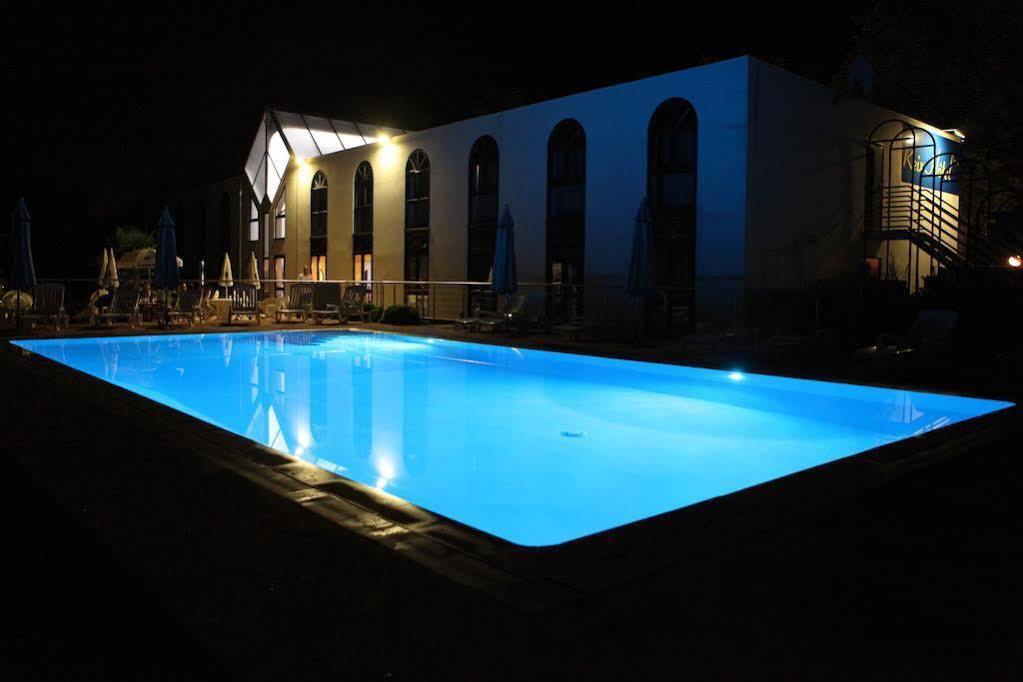 Agape Hotel Bessines Buitenkant foto