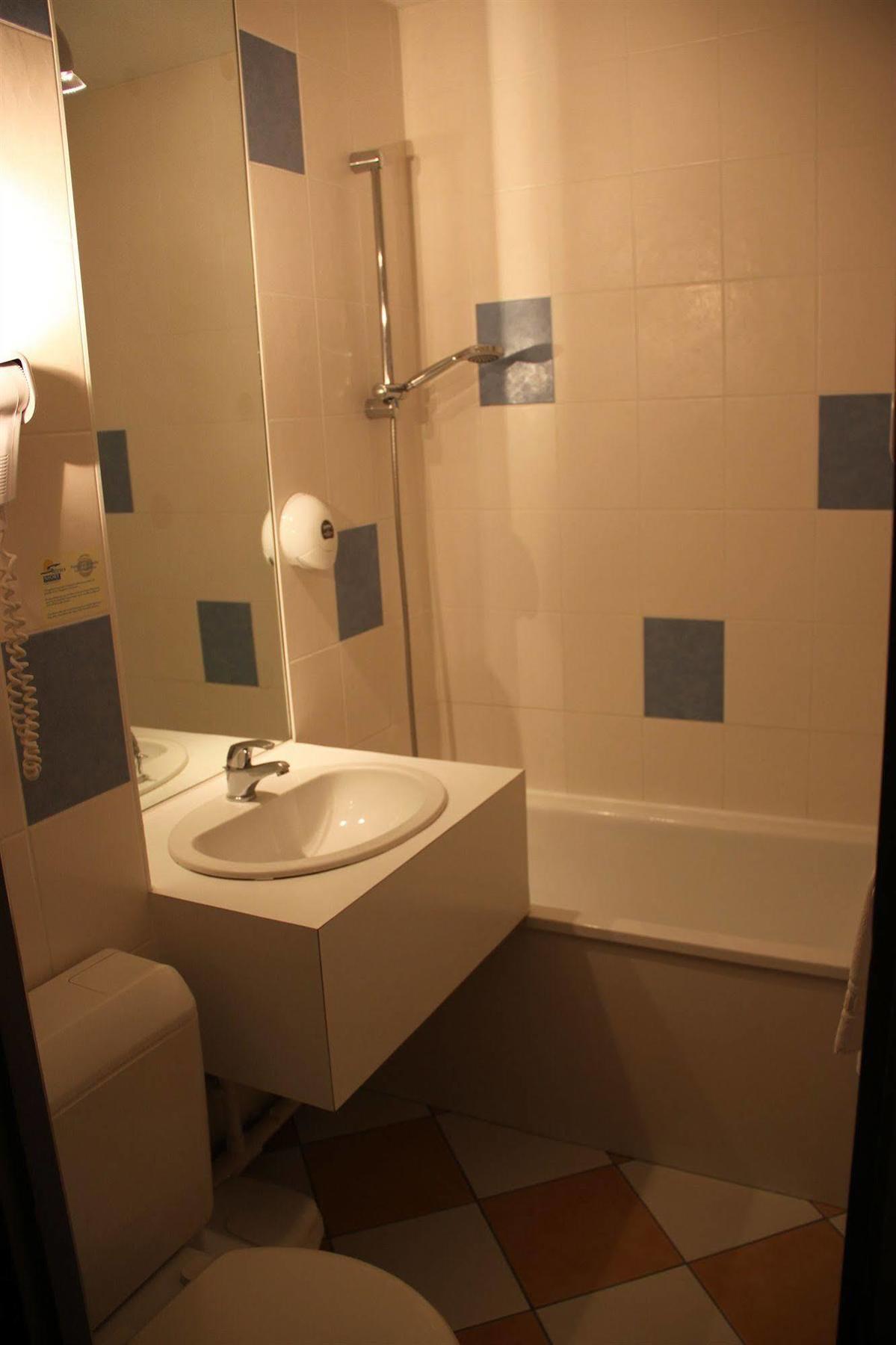 Agape Hotel Bessines Buitenkant foto