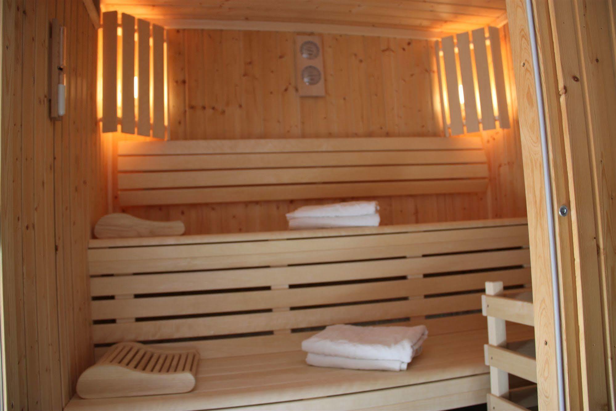 Agape Hotel Bessines Buitenkant foto